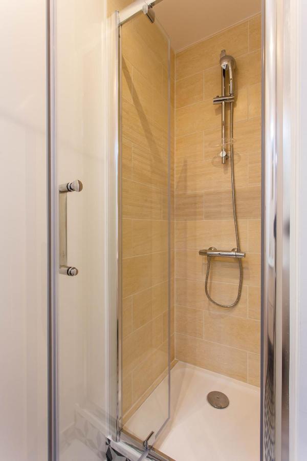 Cmg Manouchian C - Saint Fargeau Paris Exterior photo
